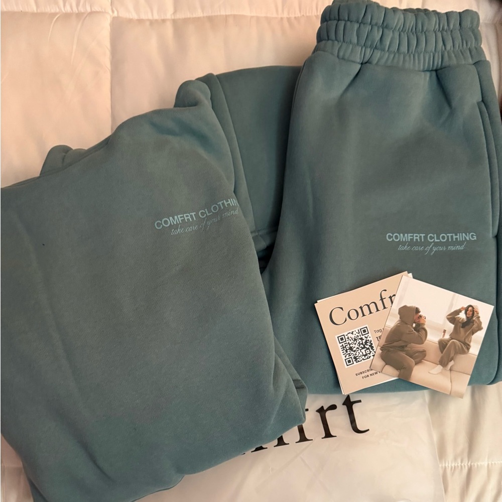 COMFRT BRAND , YOU MATTER SWEATSUIT SET NEW. SIZE SMALL IN LIGHT TEAL. Unisex